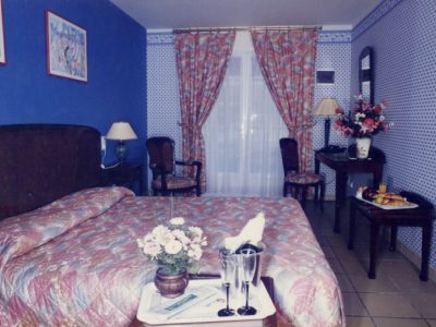 hotel-treport-Chambre-standard-patio-2-768x542